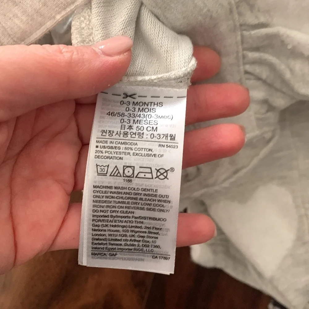 New Baby Gap Hearts Romper. 0-3 months